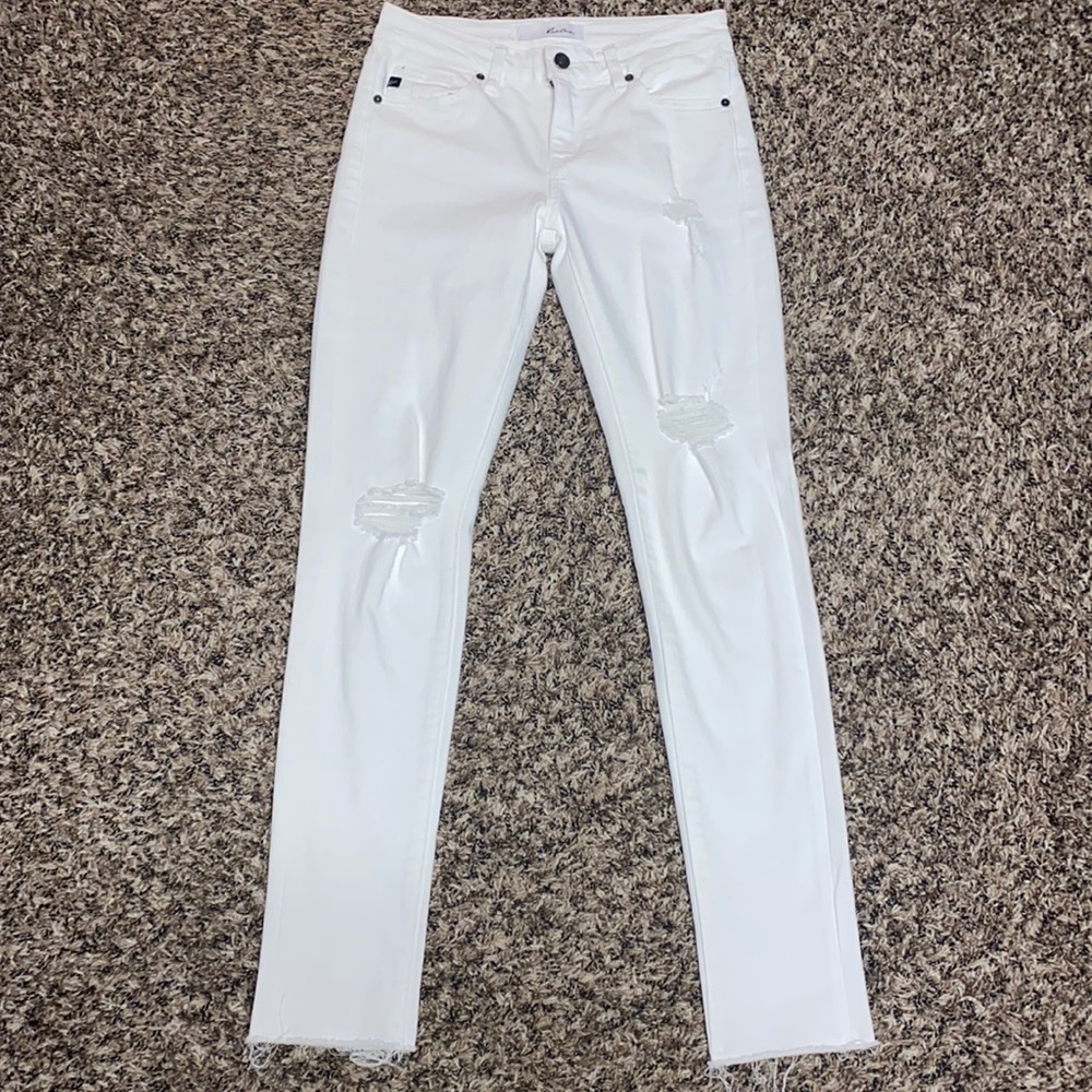Brand new white Kancan distressed light denim skinny fit pants.